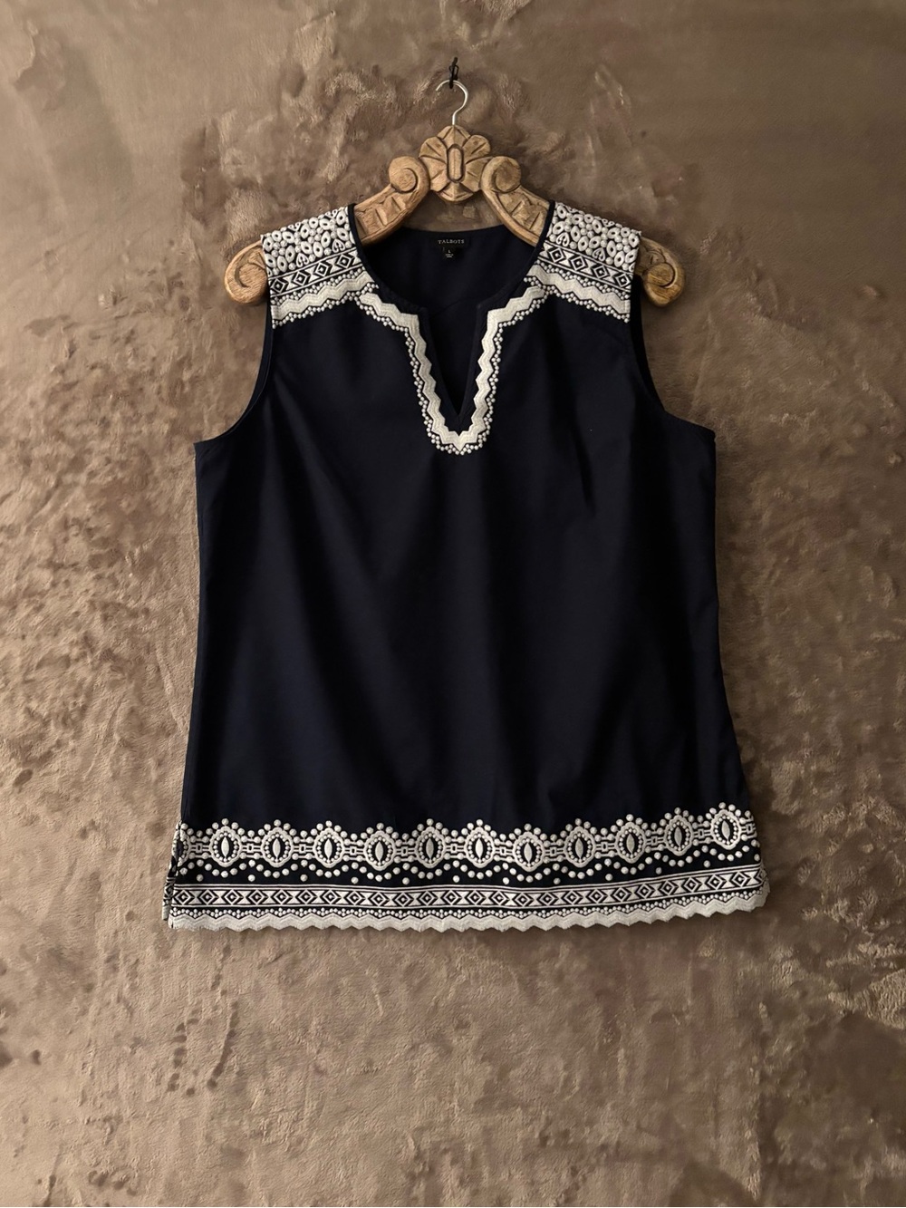 Talbots Sleeveless Top Women’s Size L Navy & White Embroidered Trim